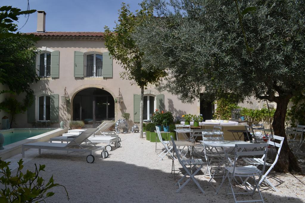 Bed and Breakfast Mas A L'Improviste Maillane Exterior foto