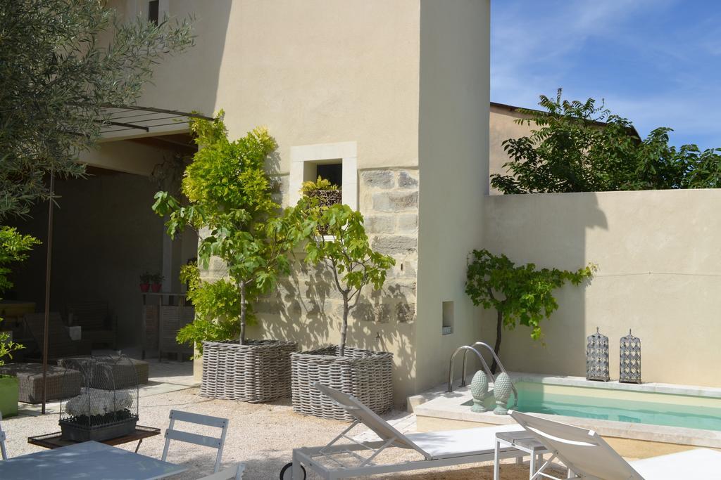 Bed and Breakfast Mas A L'Improviste Maillane Exterior foto