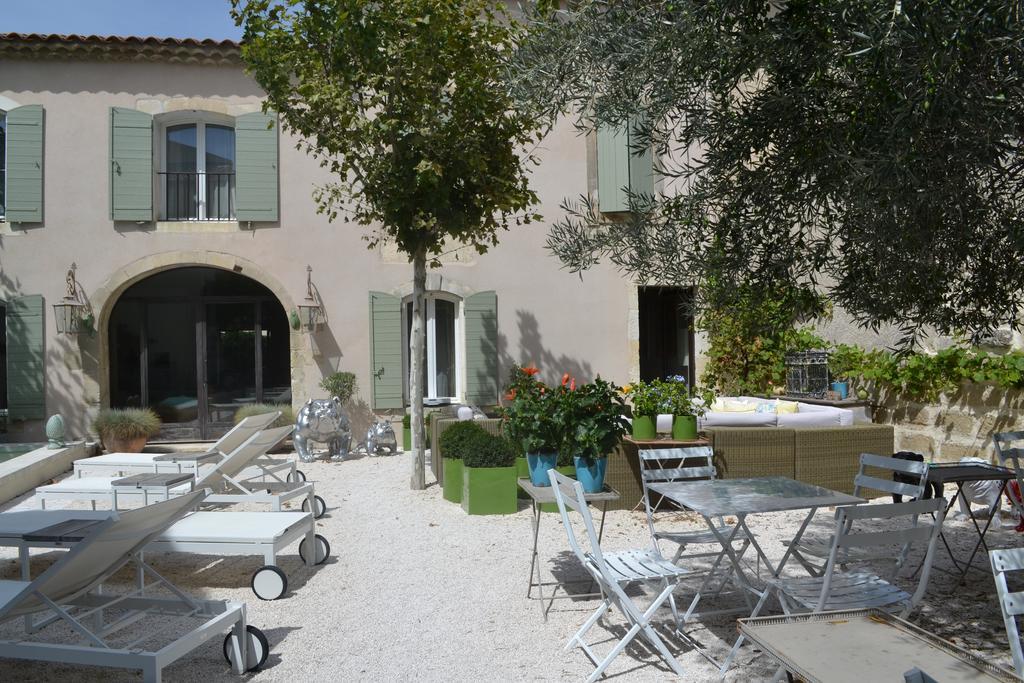Bed and Breakfast Mas A L'Improviste Maillane Exterior foto