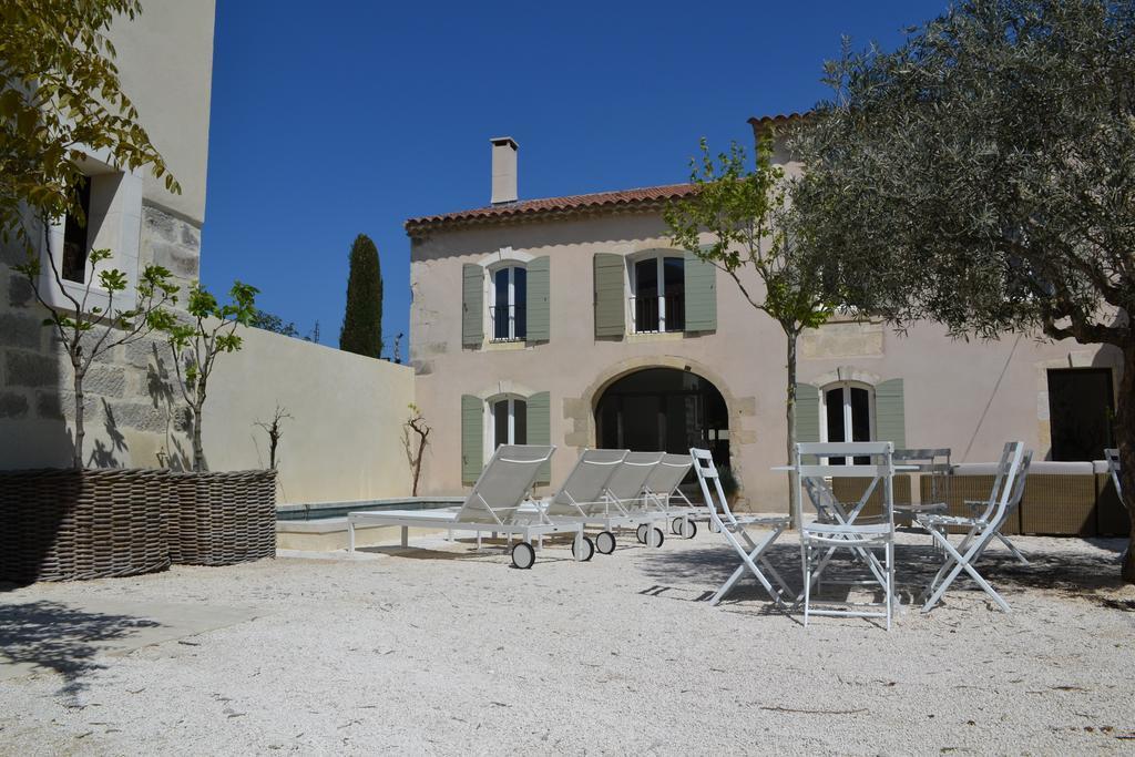 Bed and Breakfast Mas A L'Improviste Maillane Exterior foto