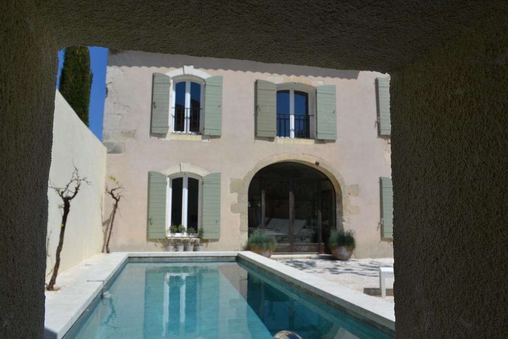 Bed and Breakfast Mas A L'Improviste Maillane Exterior foto