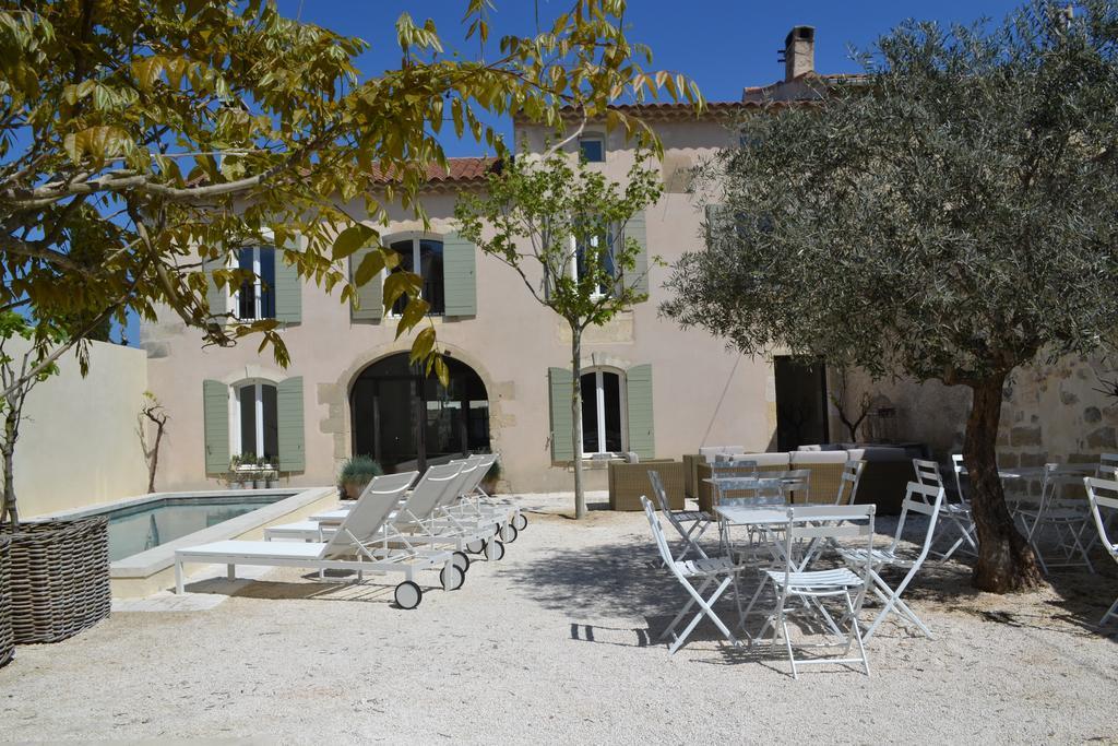 Bed and Breakfast Mas A L'Improviste Maillane Exterior foto
