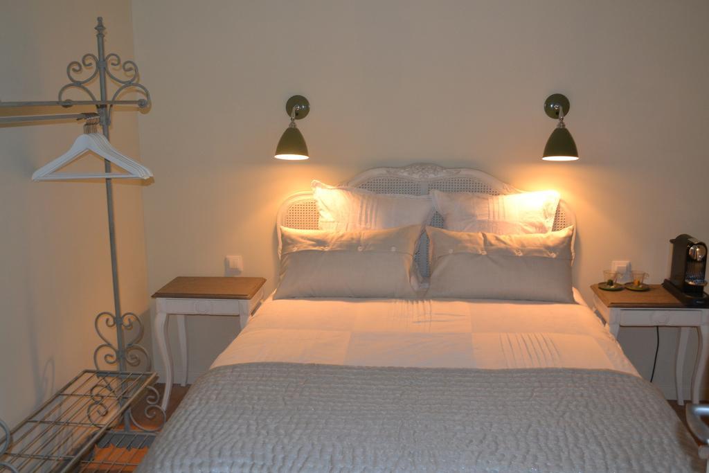Bed and Breakfast Mas A L'Improviste Maillane Habitación foto