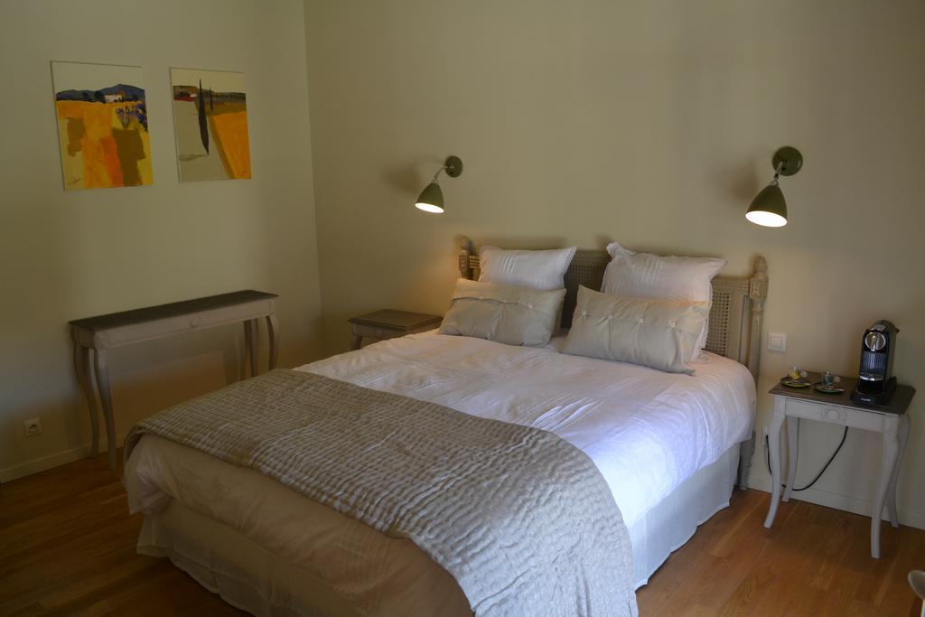 Bed and Breakfast Mas A L'Improviste Maillane Habitación foto